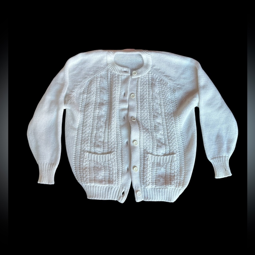 ✨White vintage 70s knit cardigan with a cute design cardigan✨